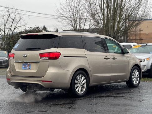 Used 2015 Kia Sedona EX image 4