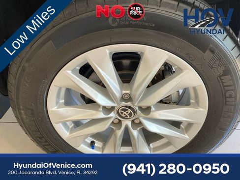 Used 2024 Toyota Corolla Cross LE w/ Moonroof Package FWD image 47