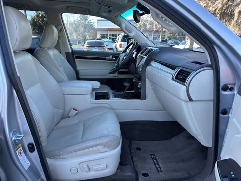 Used 2015 Lexus GX 460 image 16