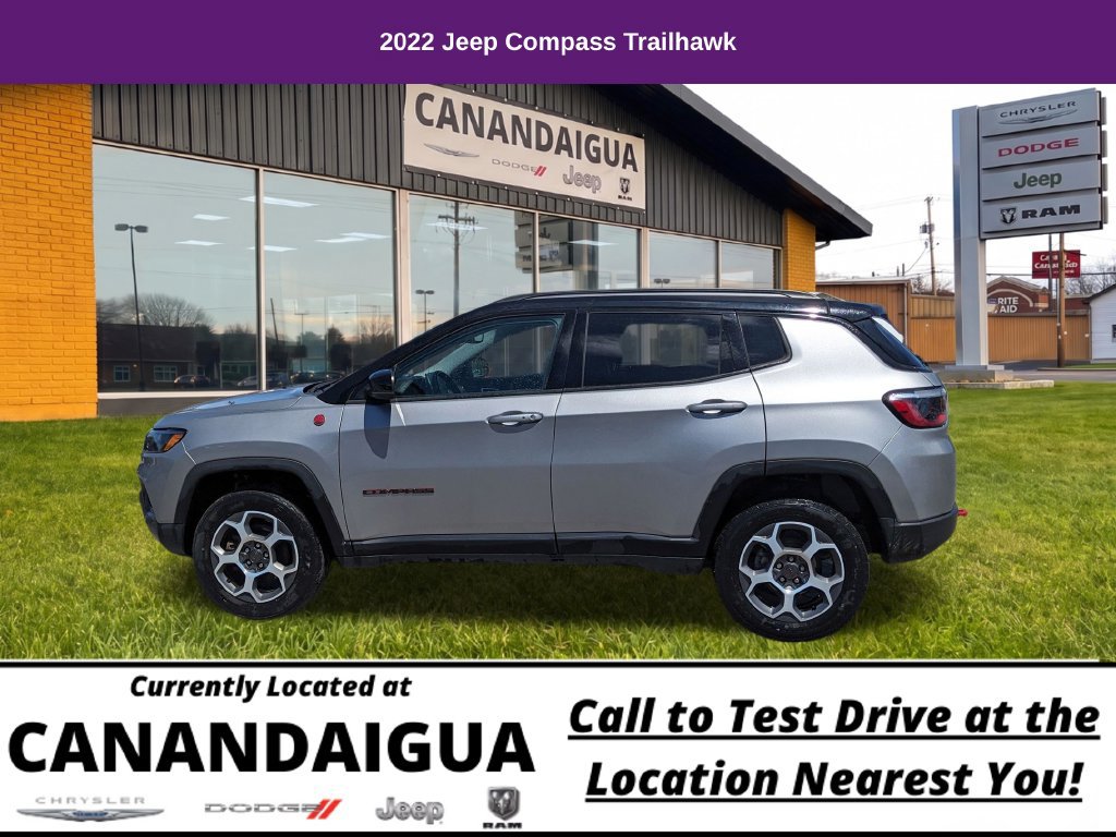 Used 2022 Jeep Compass Trailhawk w/ Trailhawk Convenience Group AWD/4WD image 3