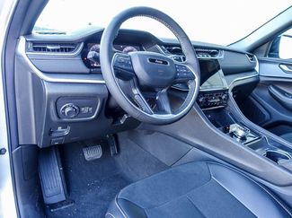 New 2025 Jeep Grand Cherokee Altitude video 2