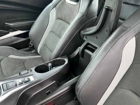 Used 2019 Chevrolet Camaro SS w/ LPO, Ground Effects Package RWD image 27