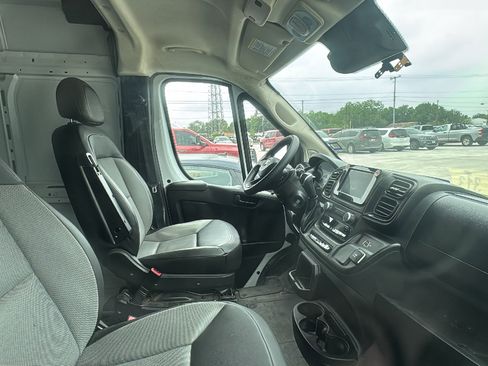 Used 2025 RAM ProMaster 2500 w/ Convenience Group FWD image 16