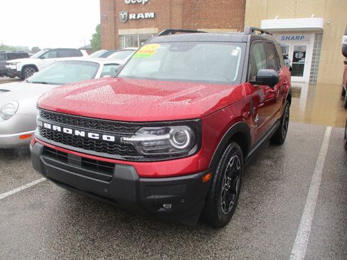 Used 2025 Ford Bronco Sport Outer Banks w/ Outer Banks Tech Package+ AWD/4WD image 3