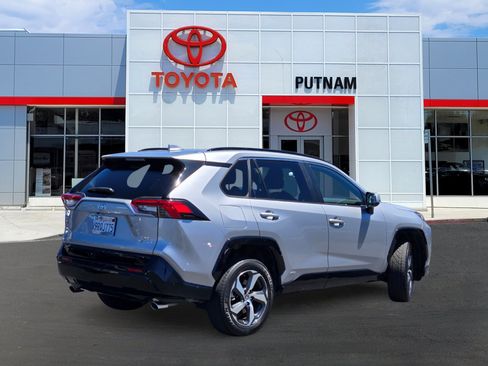 Used 2025 Toyota RAV4 SE w/ Weather & Moonroof Package AWD/4WD image 4