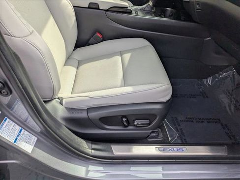 Used 2019 Lexus UX 250h AWD/4WD image 21
