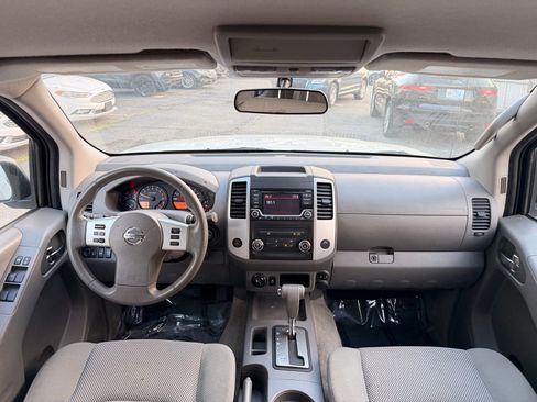 Used 2018 Nissan Frontier SV image 21