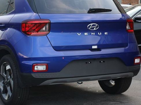 Used 2025 Hyundai Venue SEL image 8