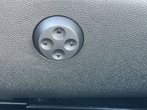 Used 2014 Mercedes-Benz E 350 4MATIC Sedan image 23