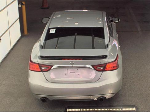 Used 2017 Nissan Maxima SR w/ Midnight Edition FWD image 6