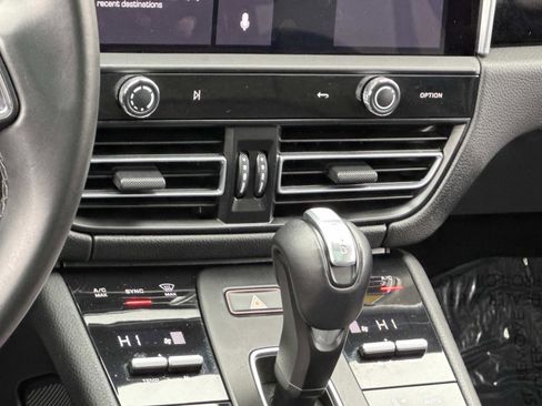 Used 2022 Porsche Macan image 5
