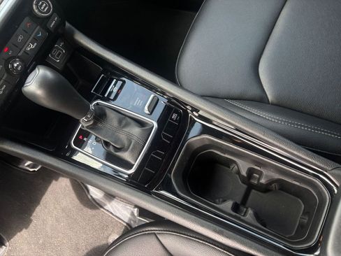 Used 2025 Jeep Compass Limited image 45