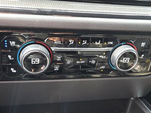 Used 2023 Chevrolet Silverado 1500 ZR2 w/ Technology Package image 22