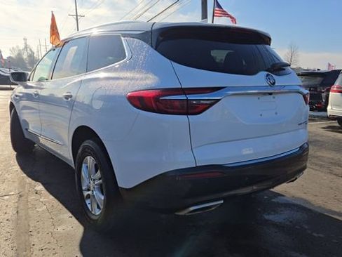 Used 2019 Buick Enclave Essence image 2