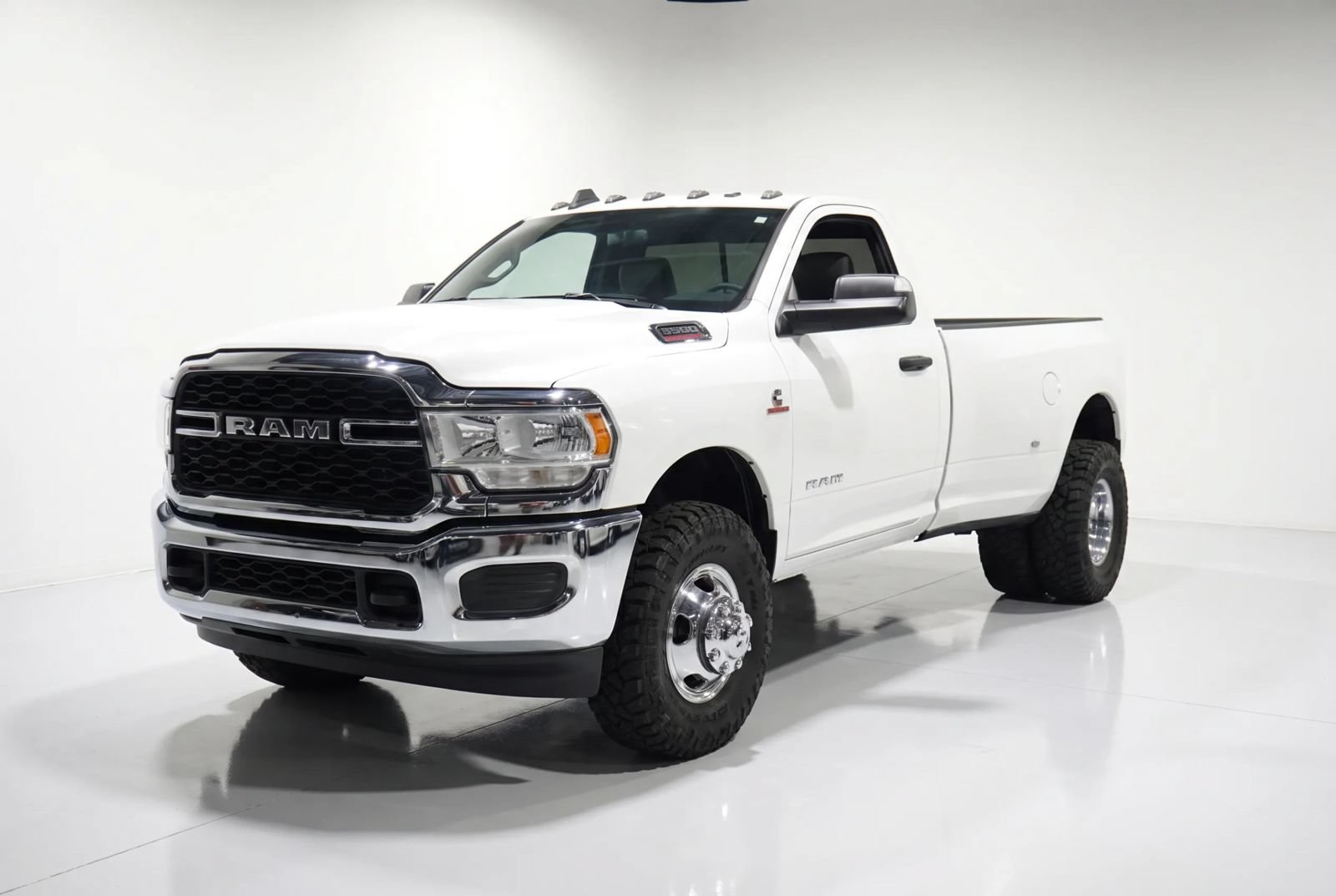 Used 2021 RAM 3500 Tradesman w/ Chrome Appearance Group AWD/4WD image 5