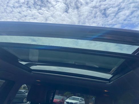 Used 2017 Toyota Highlander Limited Platinum AWD/4WD image 19