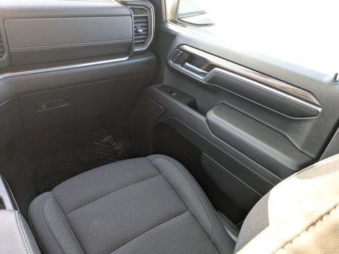 Used 2024 Chevrolet Silverado 1500 LT image 17