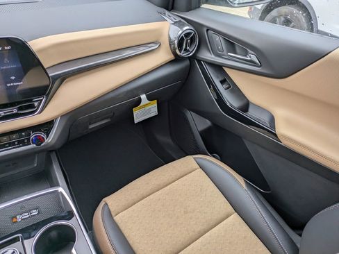 New 2026 Chevrolet Equinox ACTIV w/ Convenience Package III FWD image 19