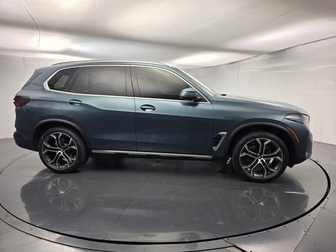 Used 2025 BMW X5 sDrive40i w/ Premium Package RWD image 3