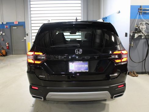 Used 2023 Honda Pilot Touring image 45