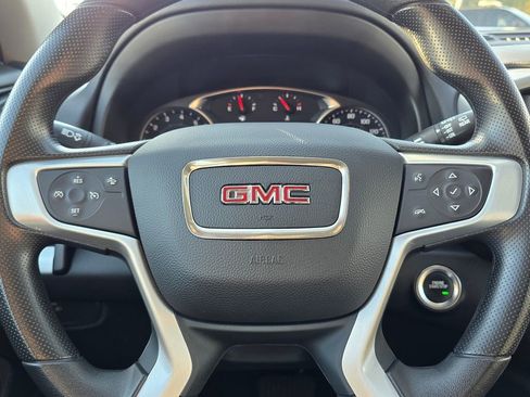 Used 2024 GMC Terrain SLE image 25