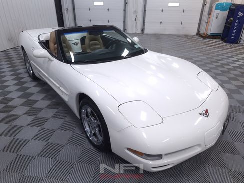 Used 2001 Chevrolet Corvette Coupe w/ Preferred Equipment Group2 RWD image 8