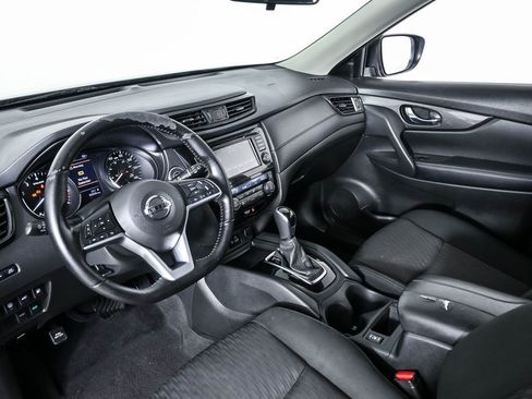 Used 2020 Nissan Rogue SV FWD image 5