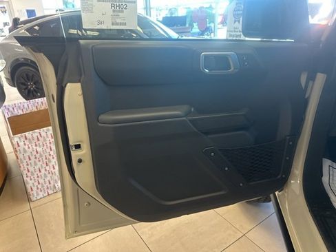 New 2025 Ford Bronco Badlands w/ Sasquatch Package image 9