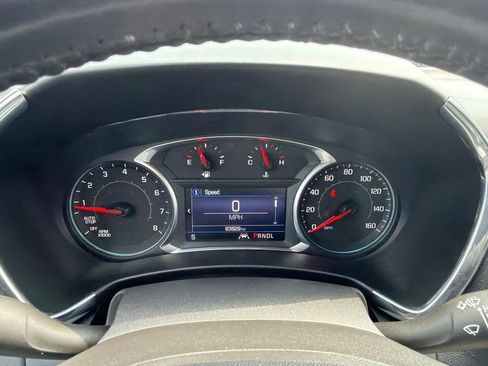 Used 2020 Chevrolet Equinox LT w/ Driver Convenience Package FWD image 16
