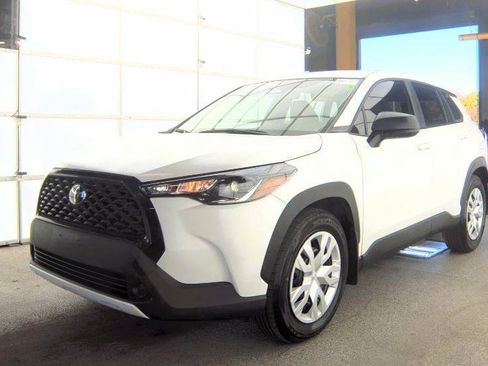 Used 2024 Toyota Corolla Cross L FWD image 5