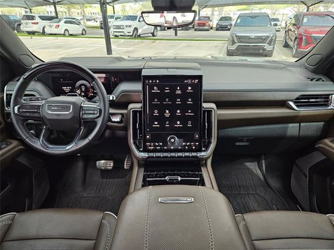 Used 2025 GMC Yukon Denali Ultimate w/ LPO, Floor Liner Package AWD/4WD image 11