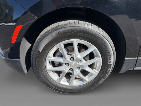 Used 2023 Chevrolet Equinox LT w/ Driver Convenience Package FWD image 9
