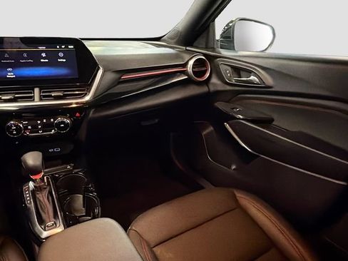 Used 2024 Chevrolet Trax RS w/ Driver Confidence Package image 22