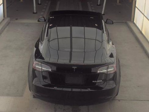 Used 2021 Tesla Model 3 Performance image 5