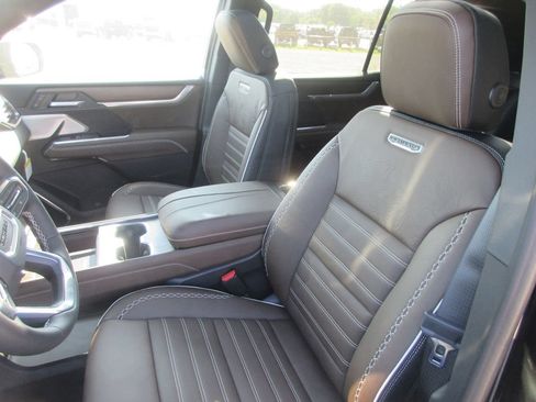 New 2026 GMC Acadia Denali Ultimate FWD image 11