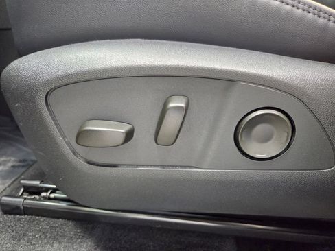 Used 2026 GMC Acadia Denali w/ LPO, Floor Liner Package AWD/4WD image 28