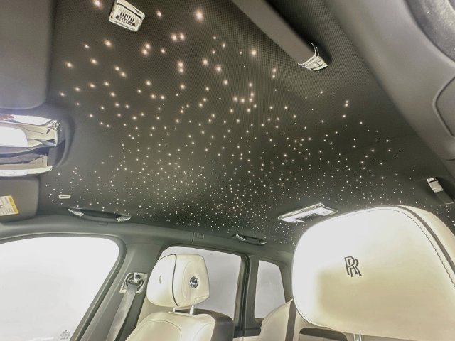 Used 2024 Rolls-Royce Cullinan AWD/4WD image 21