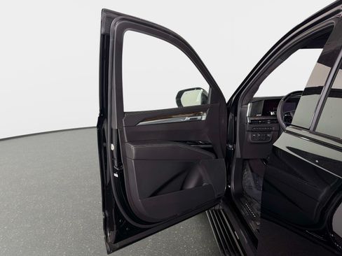 Used 2026 Cadillac Escalade Platinum Sport w/ LPO, ONYX Package AWD/4WD image 37