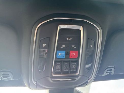 Used 2025 Jeep Wagoneer Series II image 27