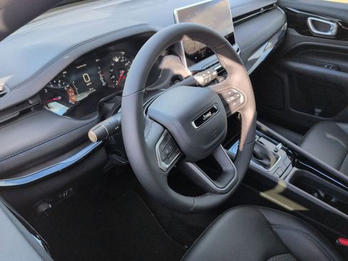 New 2026 Jeep Compass Latitude image 10