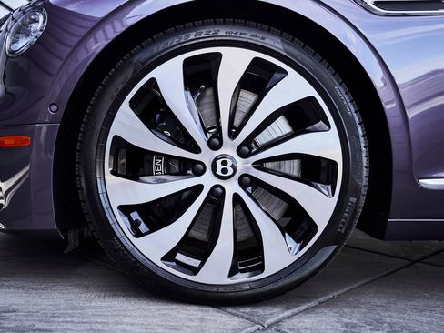 Used 2026 Bentley Flying Spur Plug-In Hybrid AWD/4WD image 3