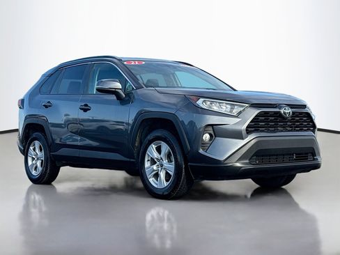 Used 2021 Toyota RAV4 XLE image 1
