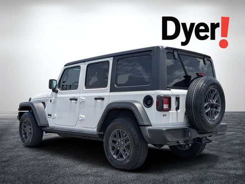 Used 2025 Jeep Wrangler Unlimited Sport AWD/4WD image 6