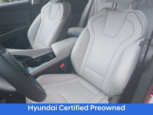 Certified 2025 Hyundai Elantra Limited FWD image 16