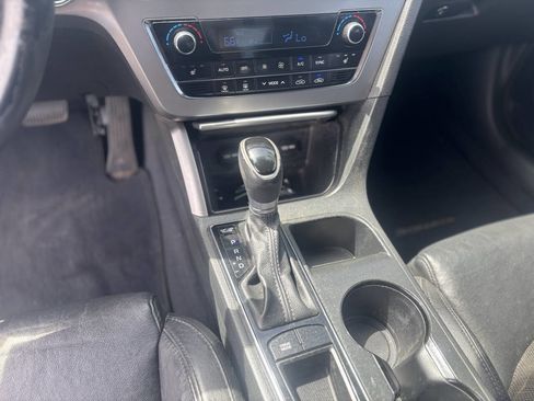 Used 2015 Hyundai Sonata Sport w/ Option Group 03 image 17