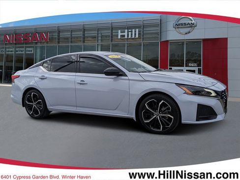 Certified 2024 Nissan Altima 2.5 SR w/ SR Premium Package FWD image 1