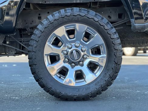 Used 2017 Ford F250 Lariat w/ Lariat Ultimate Package image 32