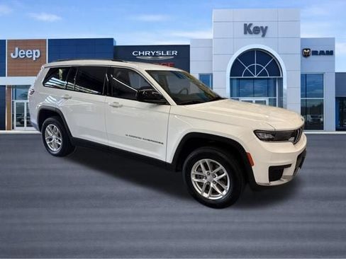 Used 2023 Jeep Grand Cherokee L Laredo w/ Trailer Tow Group (B) AWD/4WD image 11