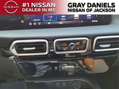 New 2026 Nissan Sentra SR w/ Floor Mat Package FWD image 17