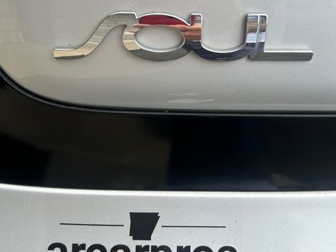 Used 2018 Kia Soul + FWD image 21